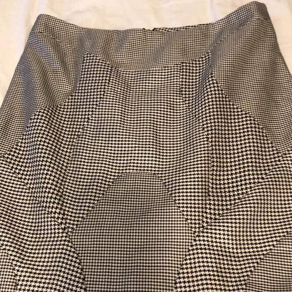 Alexander McQueen Houndstooth Fluted Hem Skirt 44 - Picture 3 of 9